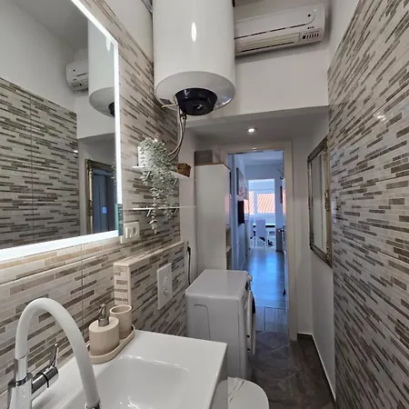 Braavos Apartments Sibenik Deluxe Near Marina Daire *